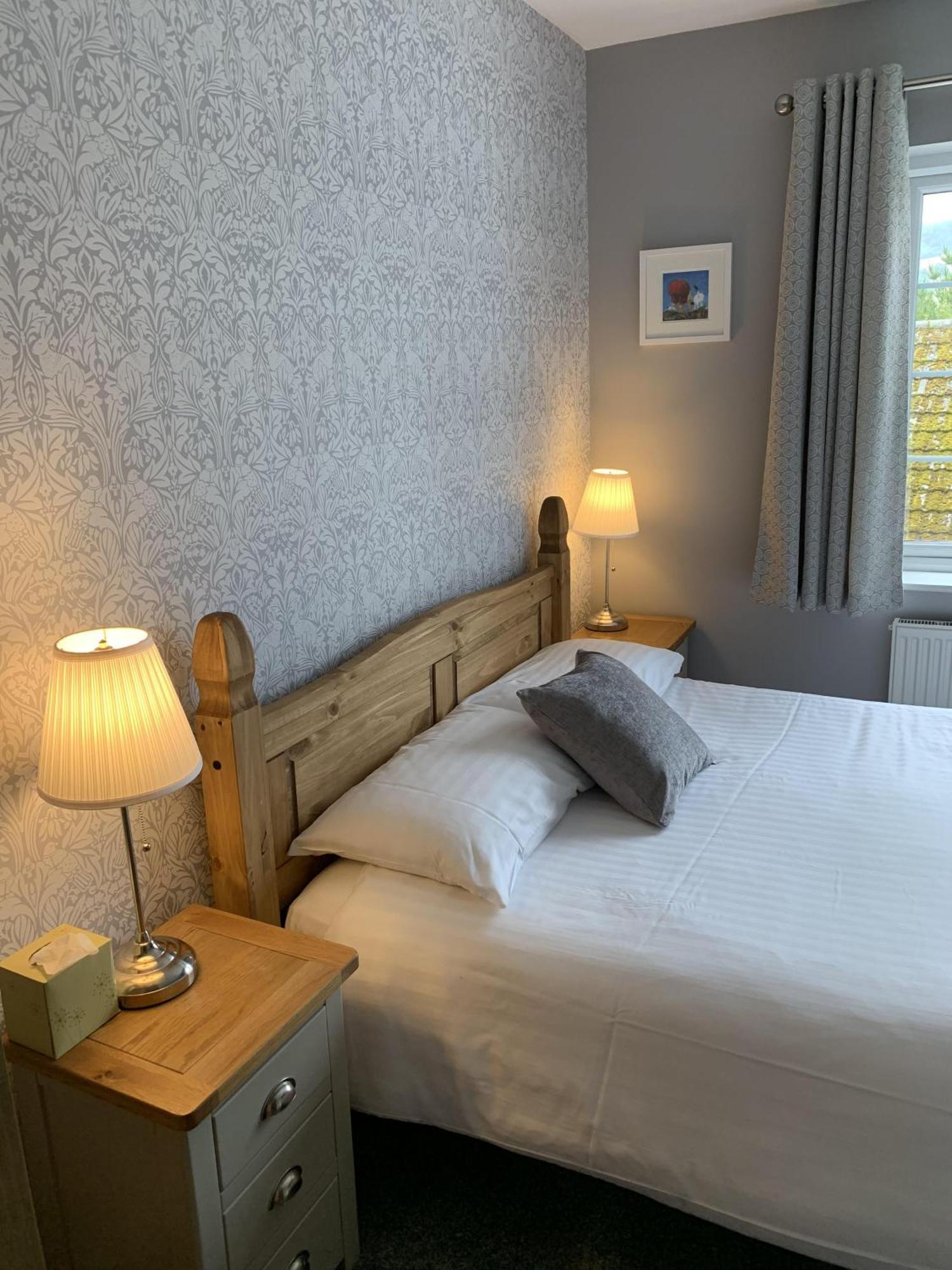 Bed and Breakfast Hensleigh House Чармут Номер фото